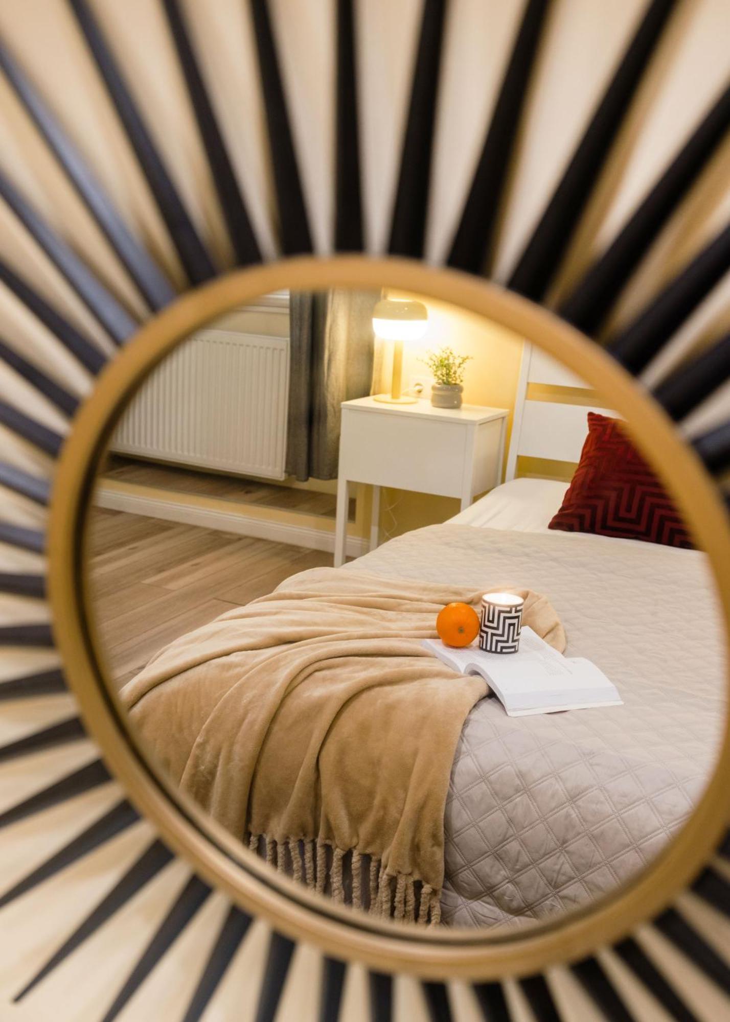 Experience City Nightlife From A Sleek Lavish Pad Apartment Budapest Exterior photo